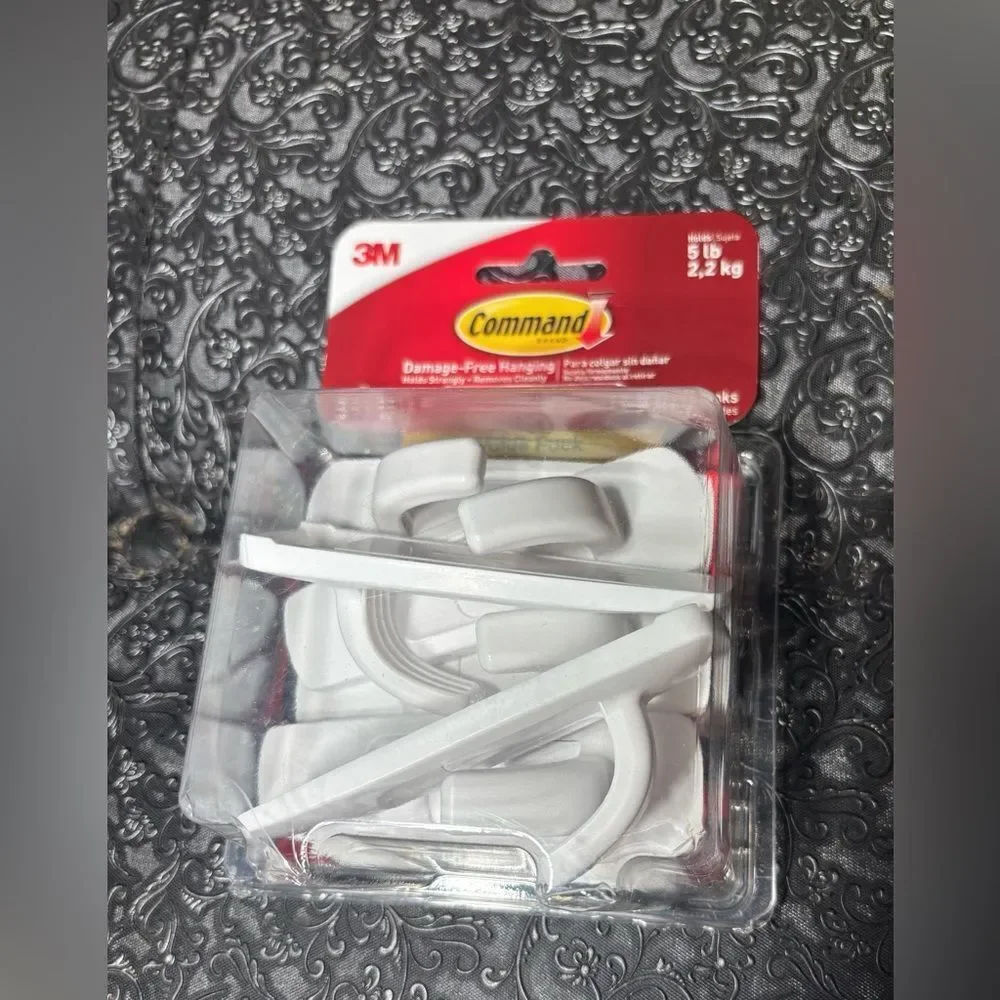 New! Command Large Utility Hooks 6 Hooks & 12 Command Strips Holds 5 lbs NIB